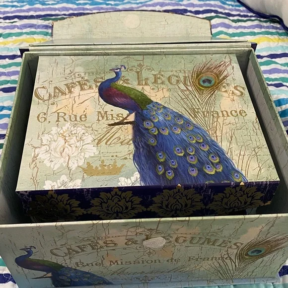 Set of 2 Nesting Peacock Decorative Storage Boxes - Picture 4 of 8